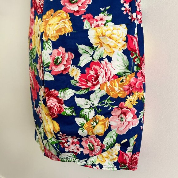 ✨3 for $18 ✨ TRAC Mini Floral Deep V-Neck Dress with Open Back - Medium - Picture 4 of 9